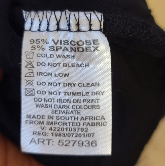 ❣️ Comfy Black Dress ❣️ BOGO - Picture 5 of 7